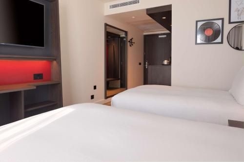 Hampton by Hilton Ashford International2