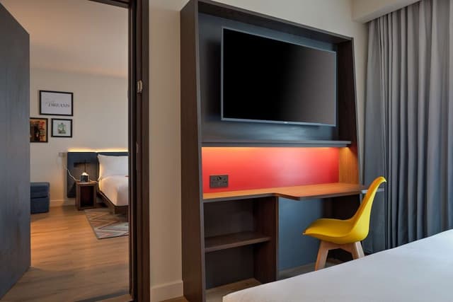 Family Quadruple Room, 1 King Bed