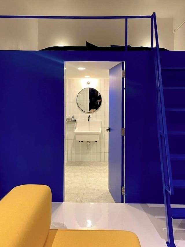 Deluxe Duplex King room (Stair in unit)