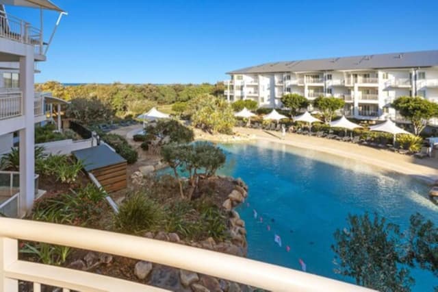 One Bedroom Spa Suite with Pool View