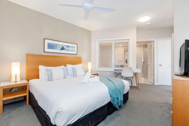 One Bedroom Spa Suite with Pool View