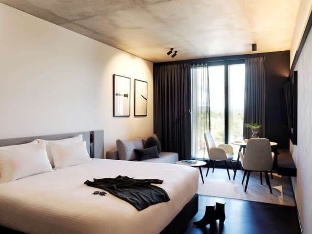 Destination A Studio Deluxe - Breakfast, Grazing Box,$25 PP MiniBar Credit, Turn down Service