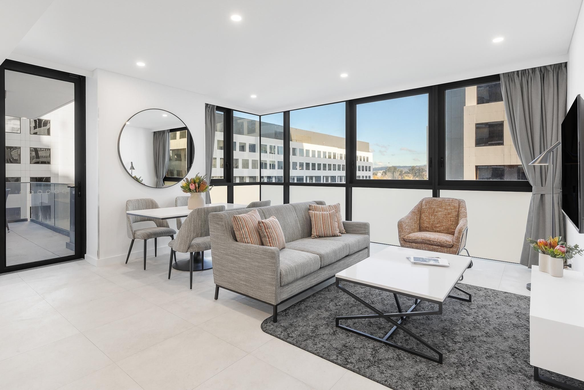 Meriton Suites Allara Street Canberra3