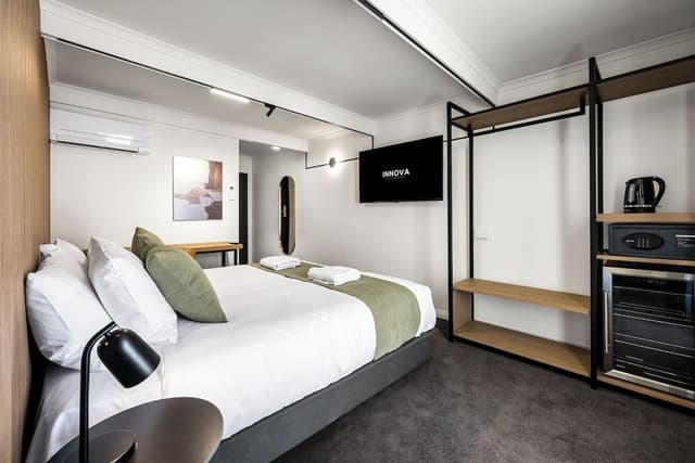 King Family Suite + Sofa