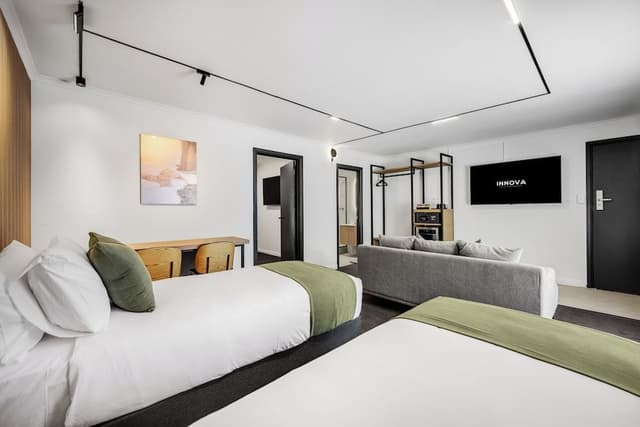 Queen Family Suite