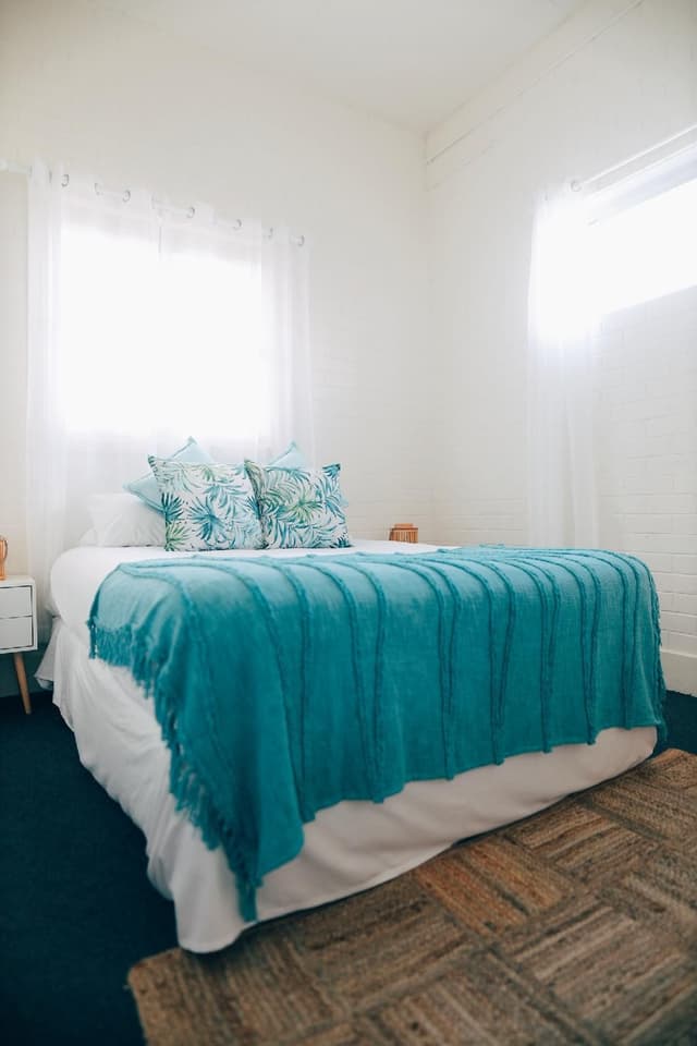 Queen Bed Room