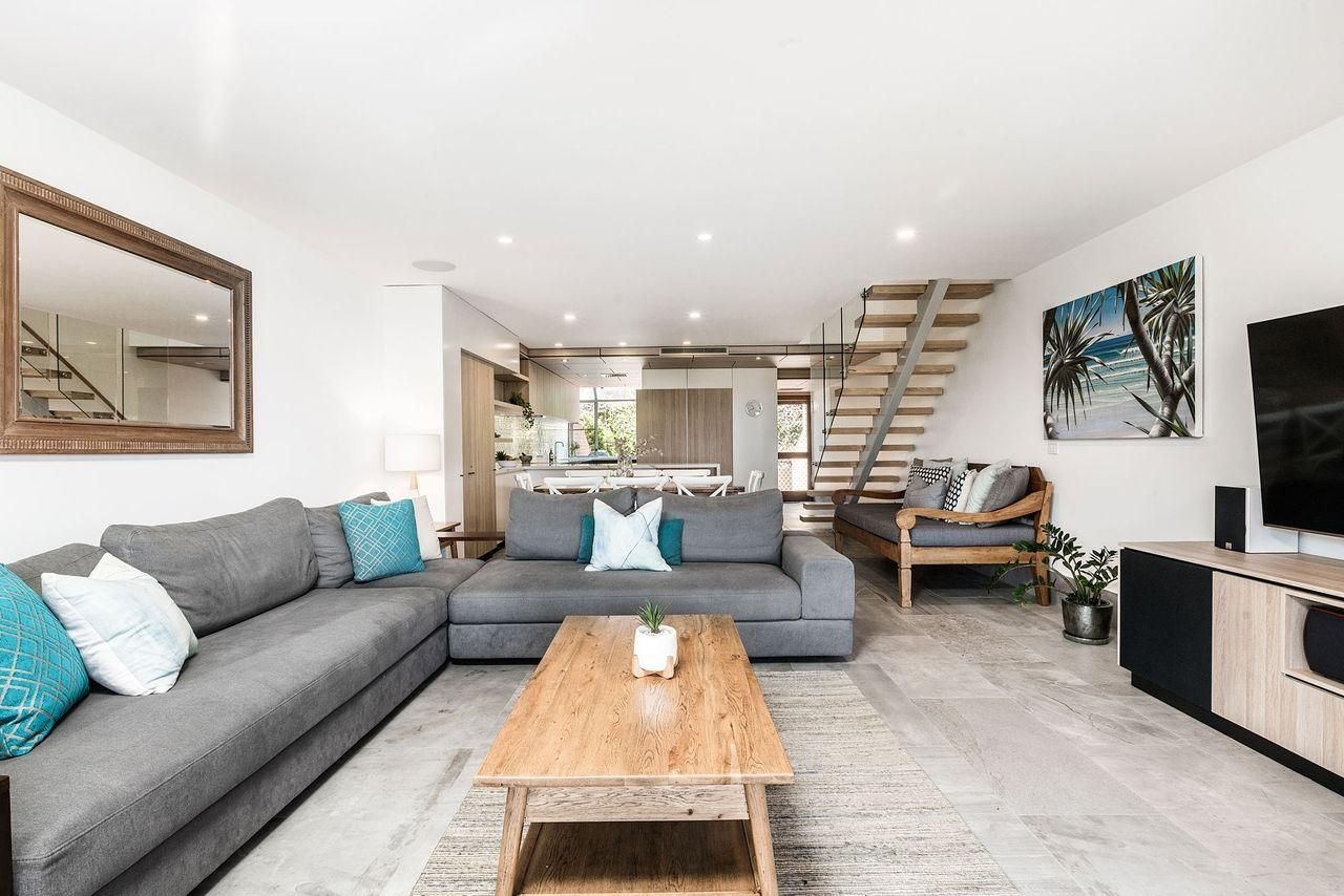 James Cook Apartments-w. pool beach access2