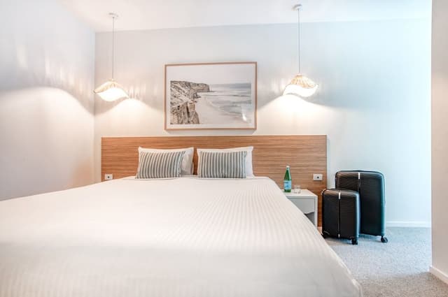 2 Bedroom Apartment - Bay & Park Views