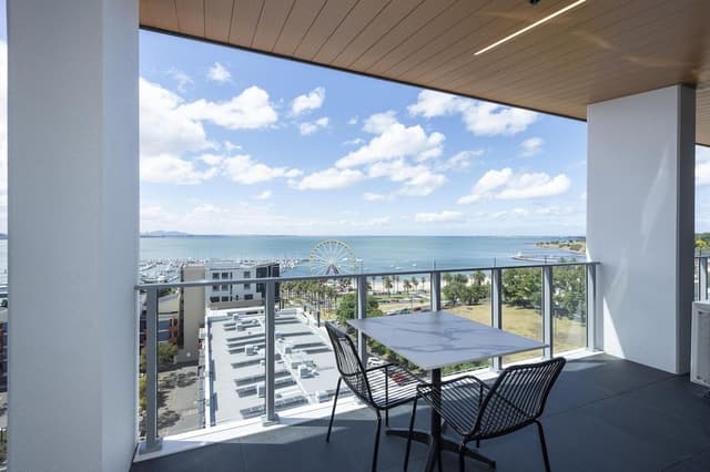 2 Bedroom Ocean View Apartment