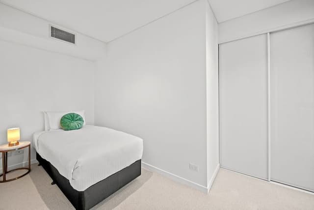 Two Bedroom One Bathroom Compact City View Apartment
