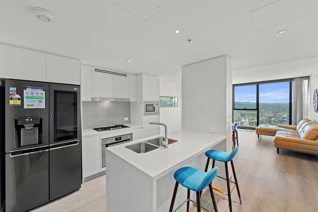 Three Bedroom Two Bathroom Sky High River View Deluxe Apartment