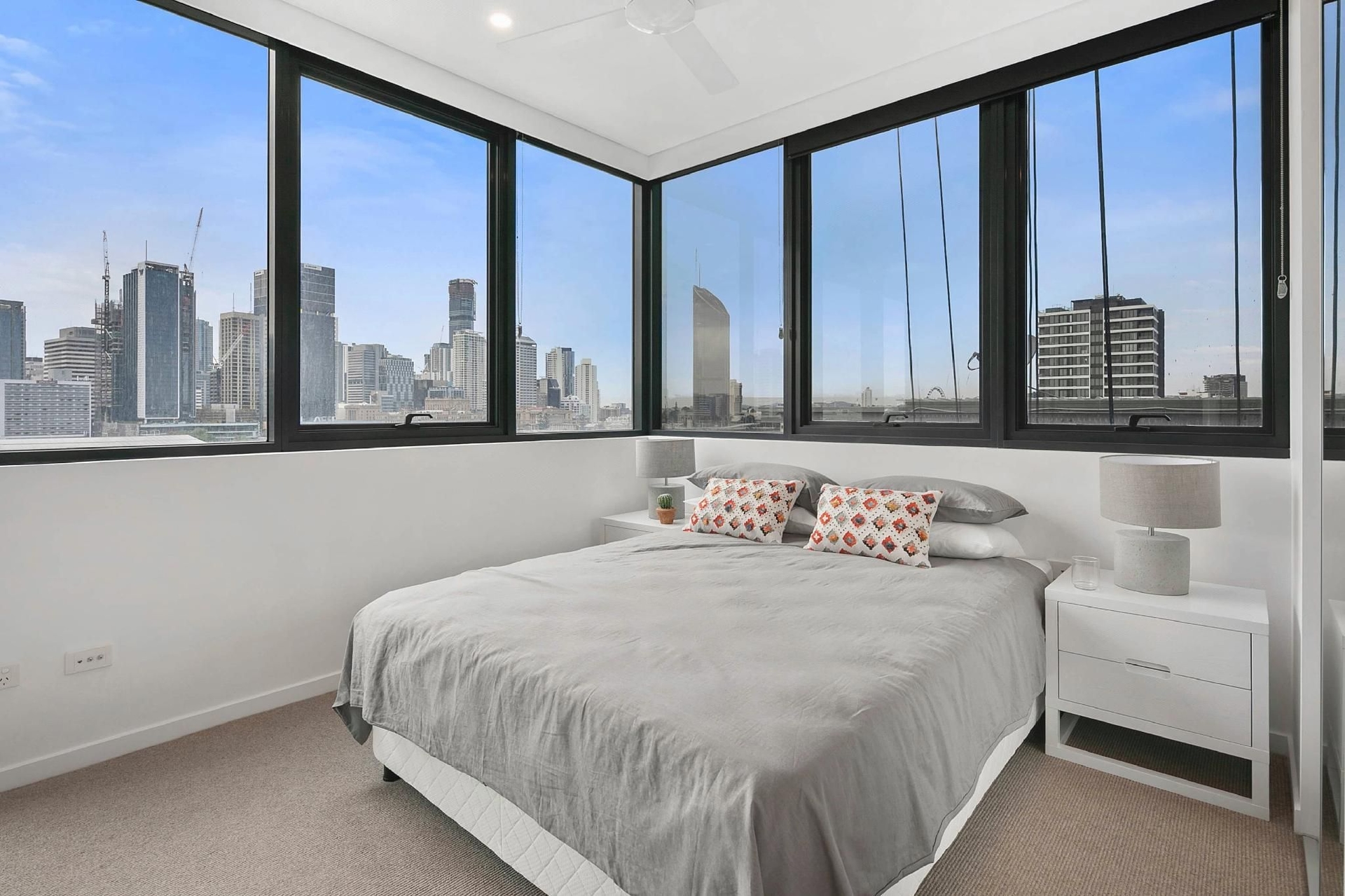 Hope Street Apartments by CLLIX3
