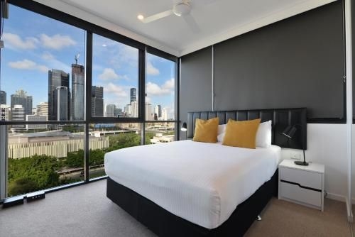 Hope Street Apartments by CLLIX2