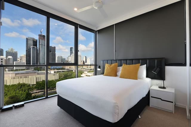 2 Bedroom Apartment City View