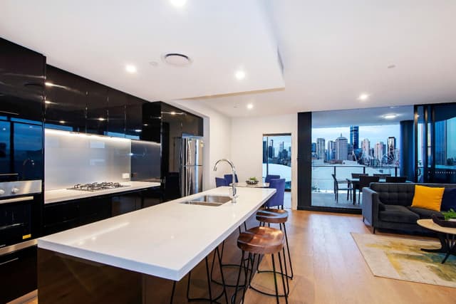 3-Bedroom City View Apartment