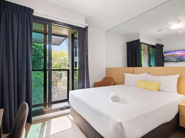 ACCESSIBLE Standard Room with 1 Queen Bed