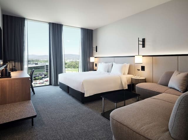 Room, 1 King Bed, Mountain View