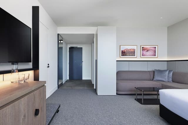 Room, 1 King Bed, Mobility Accessible