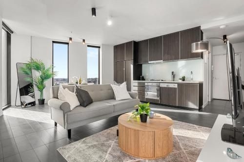 อพาร์ตเมนต์ 2 ห้องนอน 2 ห้องน้ำส่วนตัว ขนาด 65 ตร.ม. – ด็อกแลนด์ส (City Apartment @ Marvel Stadium *Free Parking/Tram)3