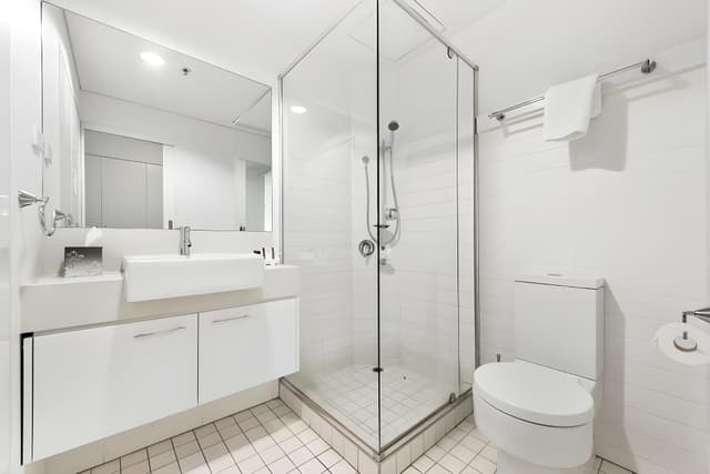 Soho One-Bedroom Apartment with Marina View
