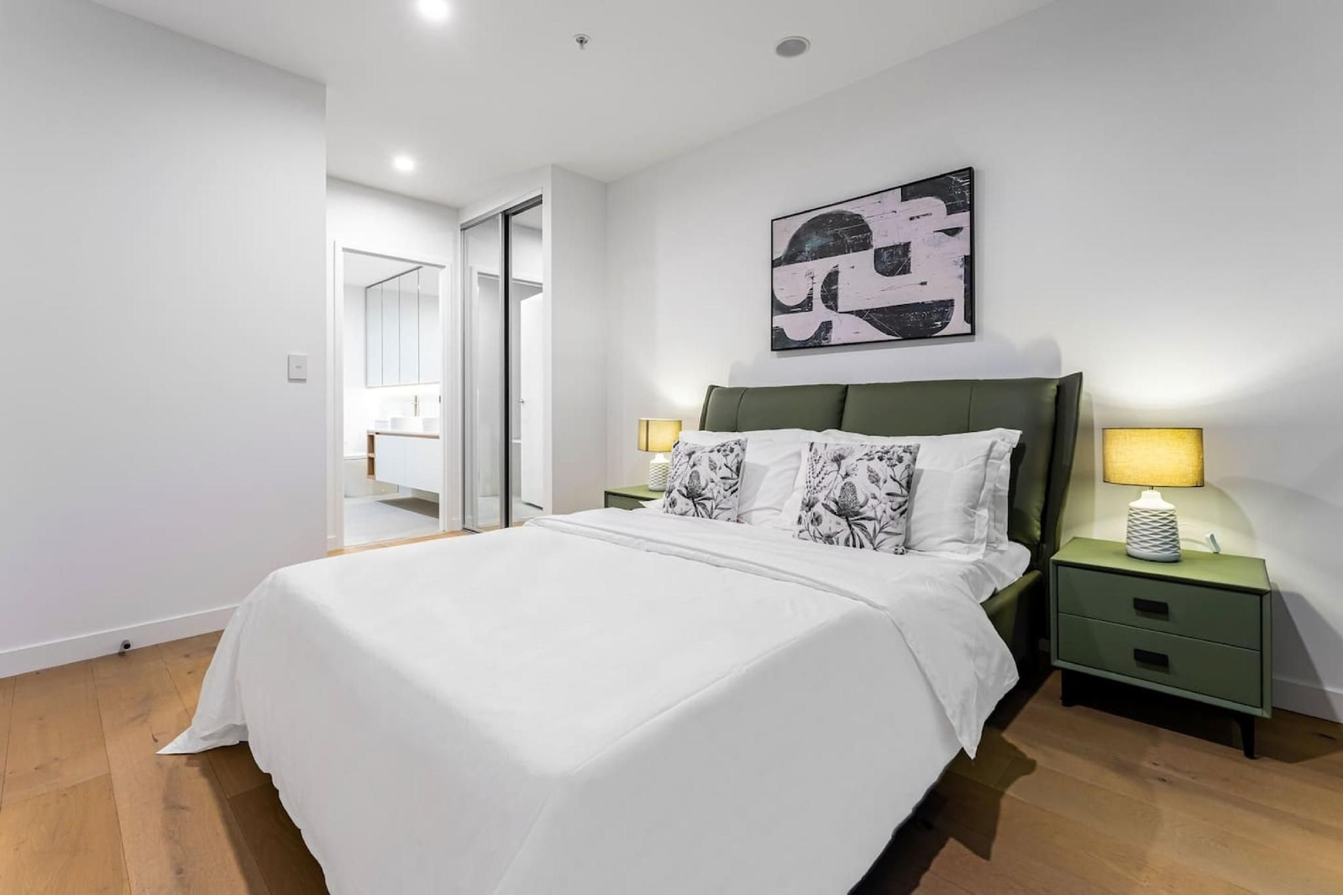 StayAU Spacious 2BR Stunning Sunset Views2