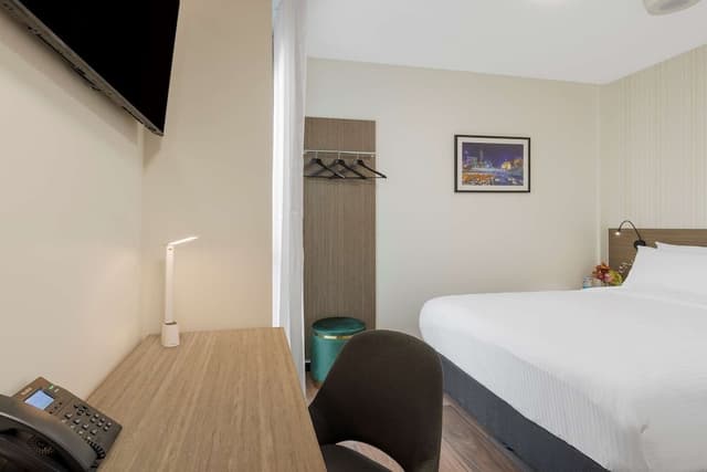 Executive Room, 1 Queen Bed, Non Smoking