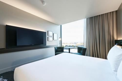 Novotel Melbourne Airport3