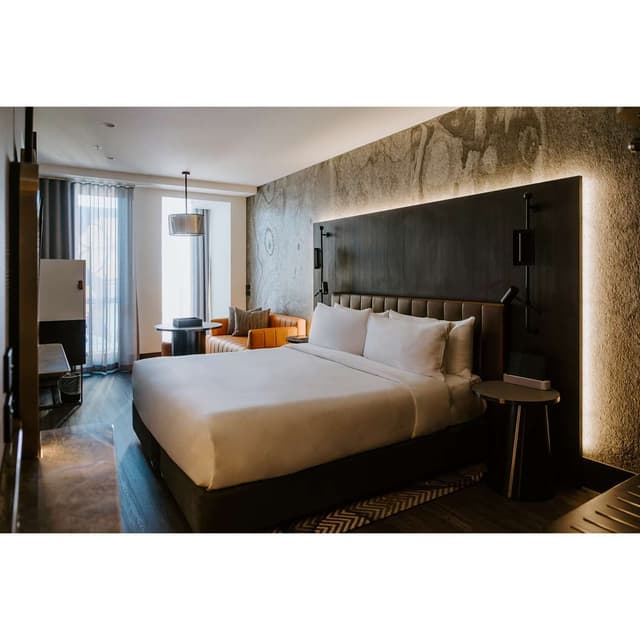 KING ROOM WITH BALCONY