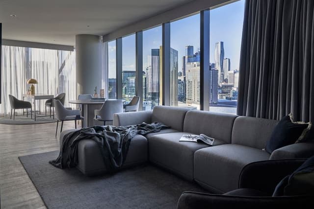 Signature Suite, 1 King Bed, City View