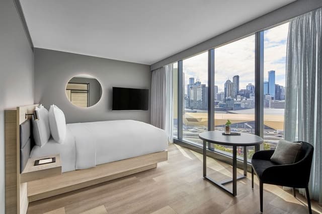 Premium Room, 1 King Bed, City View
