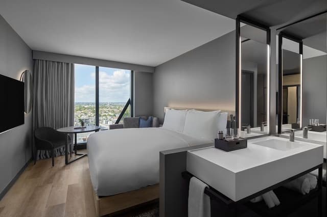 Superior Room, 1 King Bed (View)