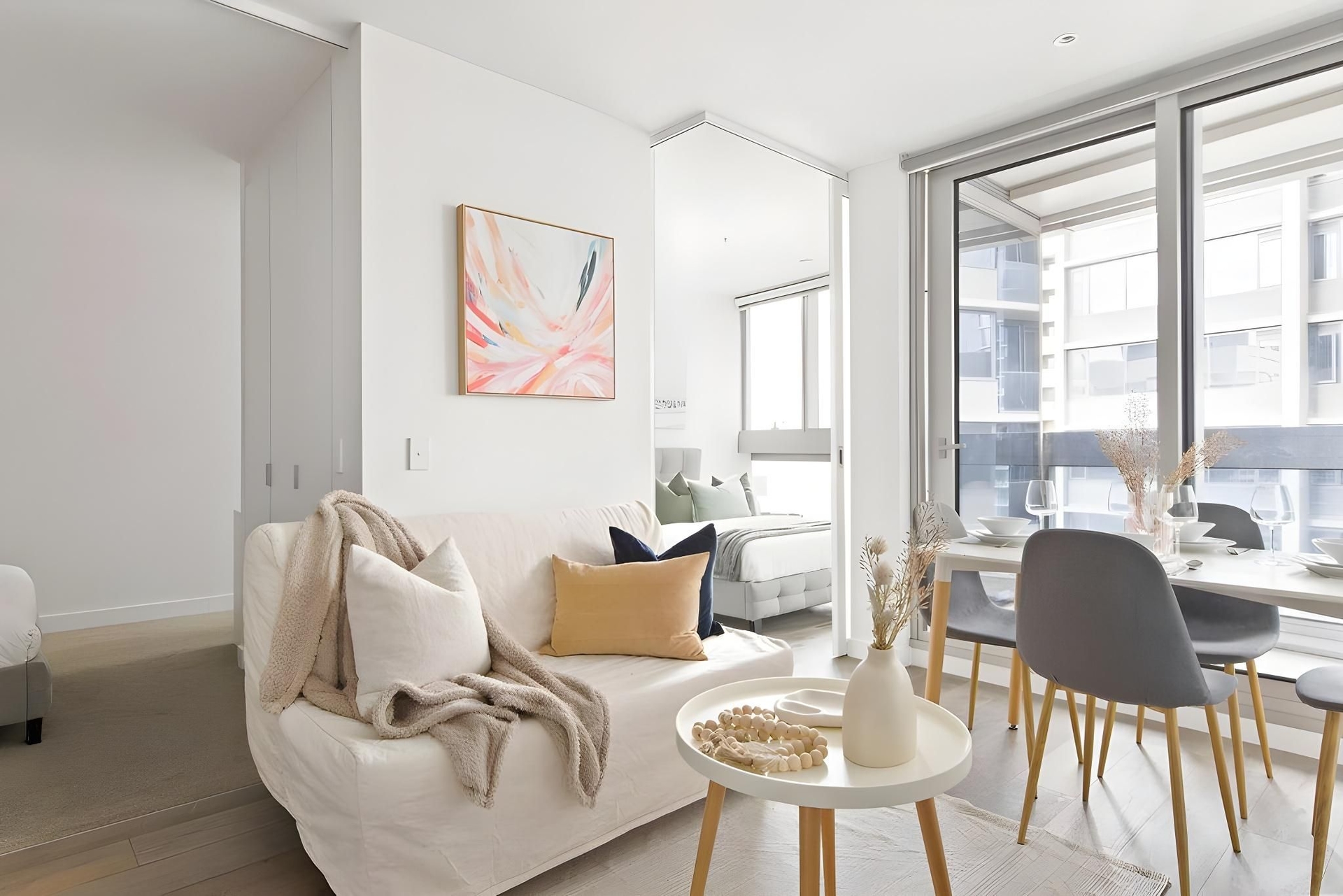 อพาร์ตเมนต์ 2 ห้องนอน 1 ห้องน้ำส่วนตัว ขนาด 56 ตร.ม. – แมคคลาวด์ (Modern 2BR Apartment Near to Southern Cross)3