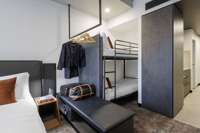 Quad Suite