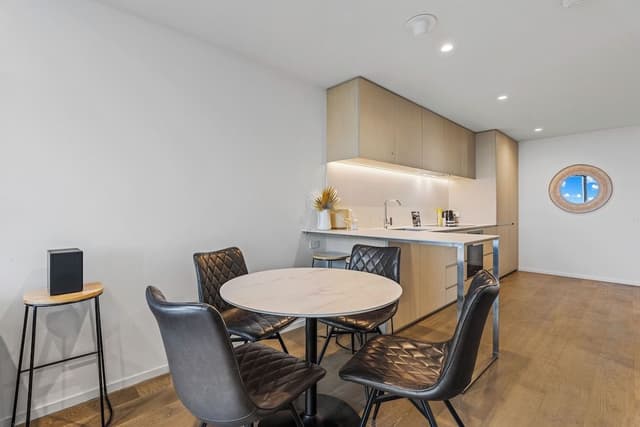 Two Bedroom, Two Bathroom Apartment - Sky High