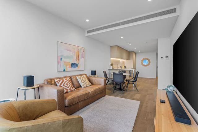 Two Bedroom, Two Bathroom Apartment - Sky High