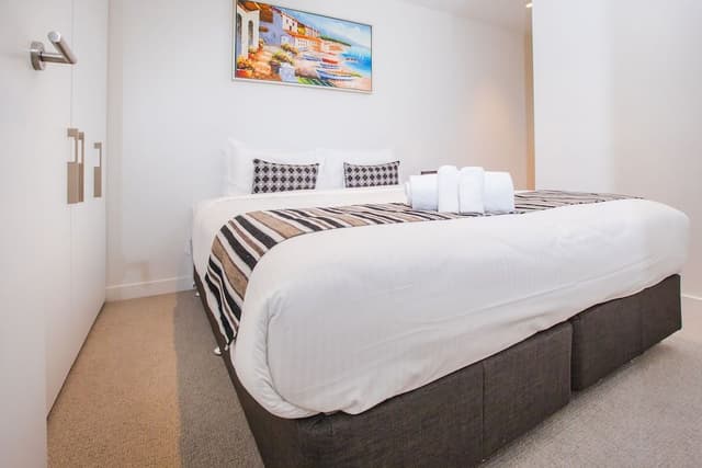 2 Bedrooms, 2 Bathrooms Superior Apartment with Balcony (Pool Access)