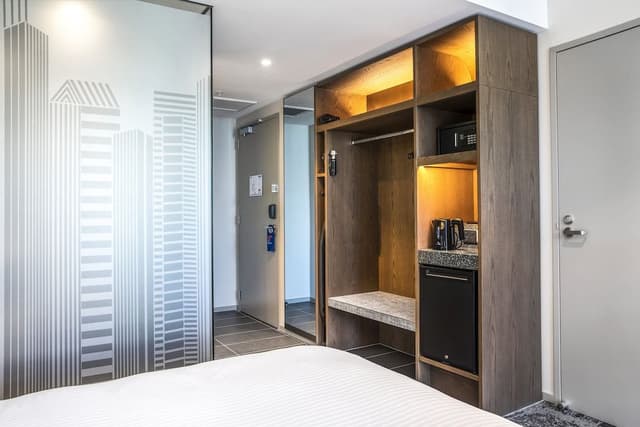 Standard Room, 2 Queen Beds (Free Breakfast)