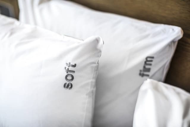 Standard Room, 1 Queen Bed (Free Breakfast)