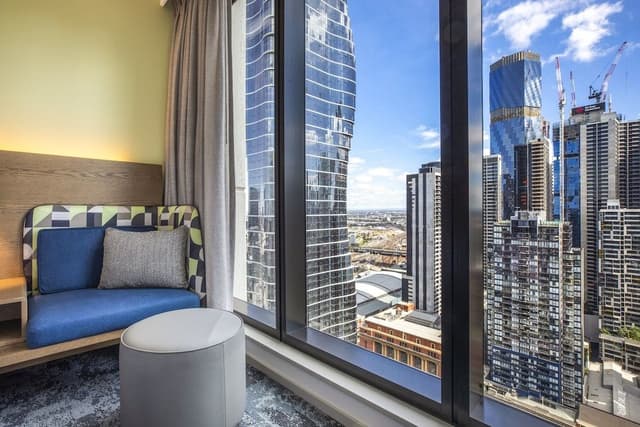 Standard Room, 1 King Bed (High Floor, Free Breakfast)