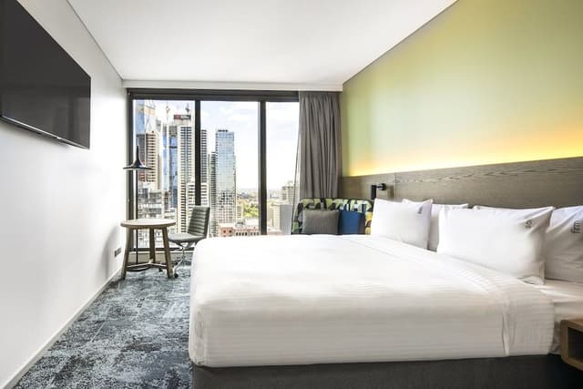 Standard Room, 1 Queen Bed (Free Breakfast)