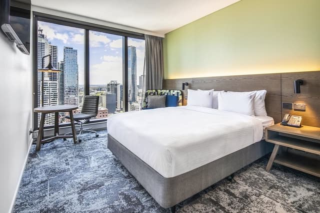 Standard Room, 1 Queen Bed (Free Breakfast)