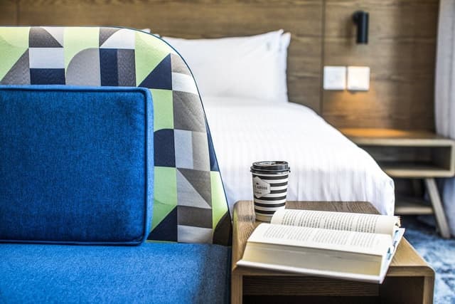 Standard Room, 1 Queen Bed, Accessible (Free Breakfast)
