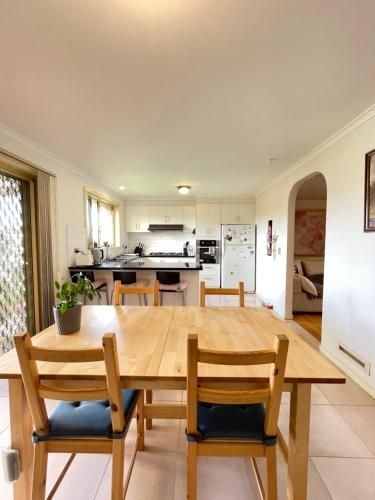 Lemon room close to station, gym, airport1