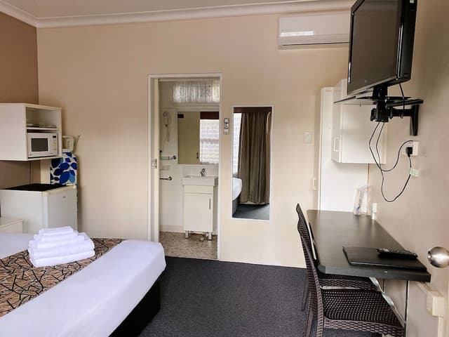 Standard Suite, 1 Bedroom, Non Smoking (Standard Double Unit)
