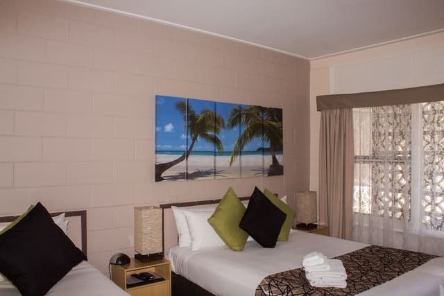 Deluxe Suite, 1 Bedroom, Non Smoking (Deluxe Twin Unit)