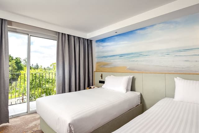 Executive Twin Room with Balcony