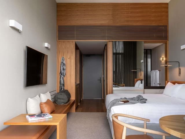 Standard Room, Balcony (King)