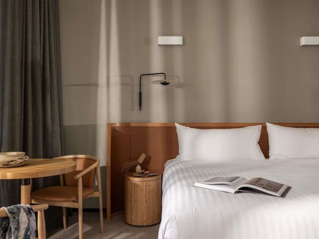 Deluxe Room, River View (King)