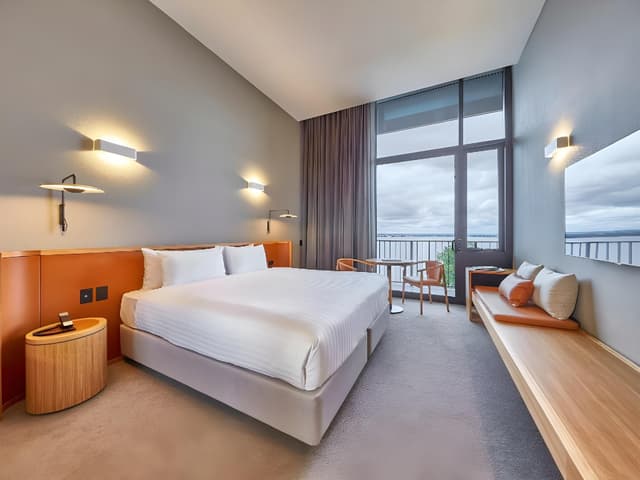 Premium King Riverview