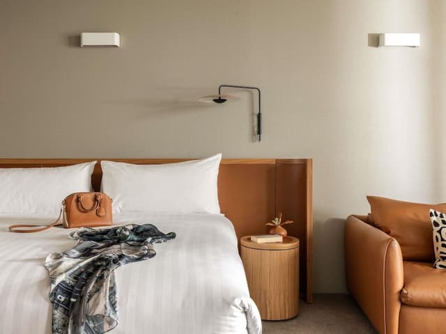 Executive Room, 1 King Bed, River View